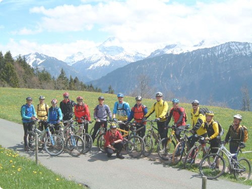 gruppenbild_gross.jpg
